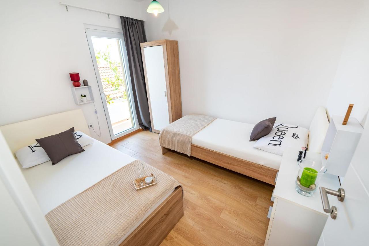 Apartment Maia Lena For Family Ясенице Экстерьер фото