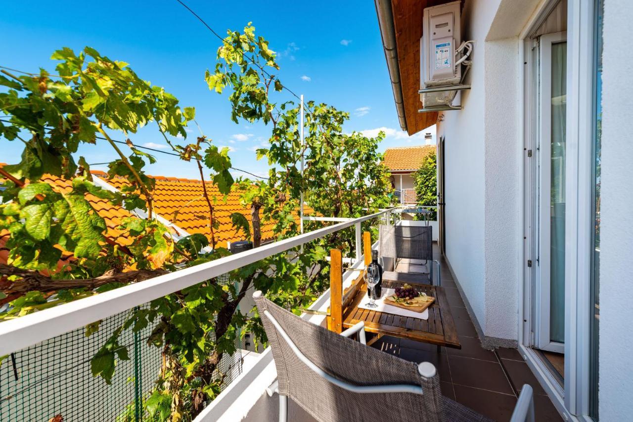 Apartment Maia Lena For Family Ясенице Экстерьер фото