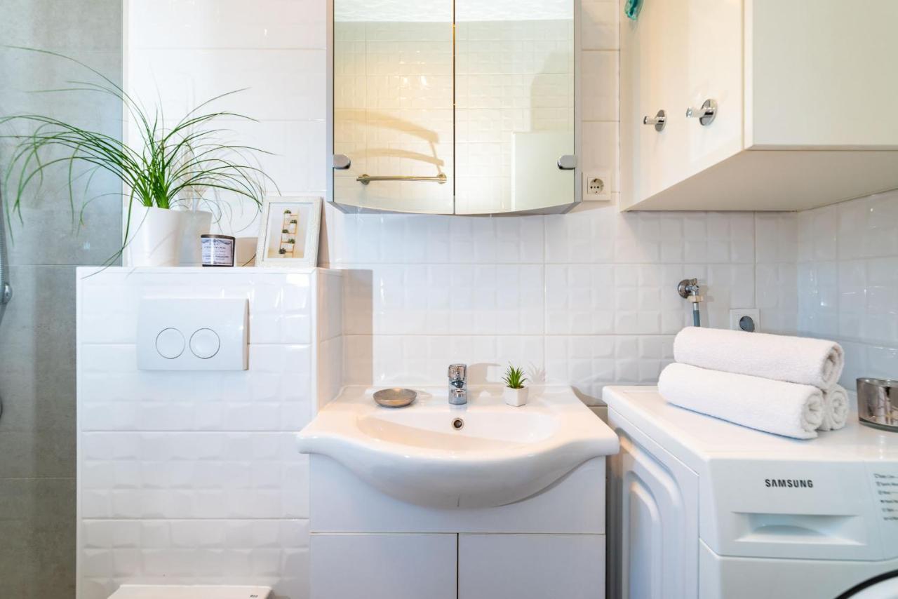 Apartment Maia Lena For Family Ясенице Экстерьер фото