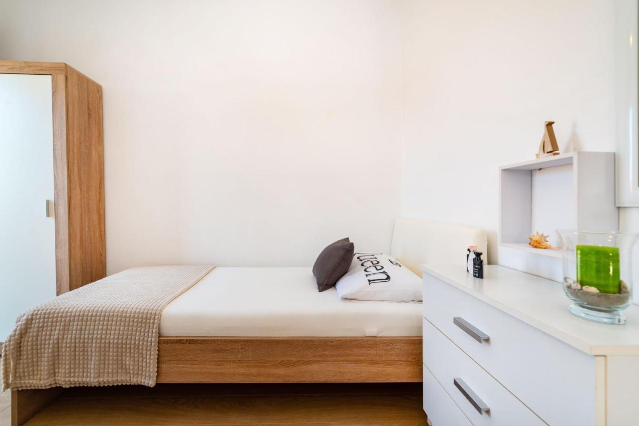 Apartment Maia Lena For Family Ясенице Экстерьер фото